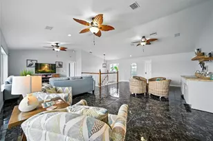 2435 N Watersedge Dr, Crystal River, FL 34429 - Photo 10