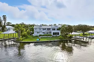 2435 N Watersedge Dr, Crystal River, FL 34429 - Photo 2
