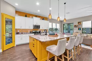 2516 W Curtis St, Tampa, FL 33614 - Photo 2