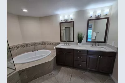 9201 Captiva Circle Circle, Saint Pete Beach, FL 33706 - Photo 30