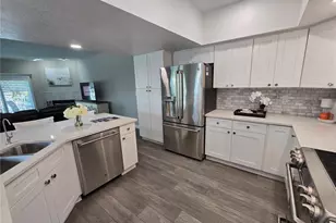 9201 Captiva Circle Circle, Saint Pete Beach, FL 33706 - Photo 8