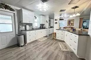 3131 Bixler Ct, Holiday, FL 34690 - Photo 12