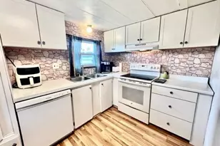 10819 London Dr, Port Richey, FL 34668 - Photo 18