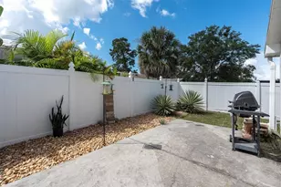 10105 Briar Cir, Hudson, FL 34667 - Photo 32