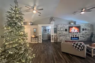 18209 Merwyn Circle, Weeki Wachee, FL 34614 - Photo 28