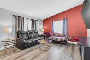 6812 Hills Dr, New Port Richey, FL 34653 - Photo 4