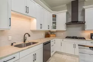 7811 Bay Dr, Tampa, FL 33635 - Photo 28