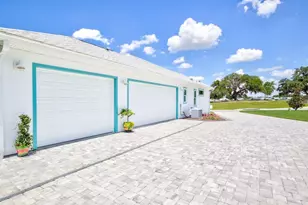 1148 Bahia Honda Ky Dr, Lady Lake, FL 32159 - Photo 4