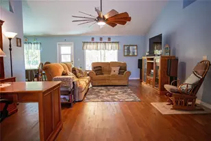 9086 Manchester St, Spring Hill, FL 34606 - Photo 4