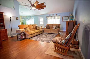 9086 Manchester St, Spring Hill, FL 34606 - Photo 6