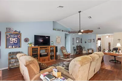 9086 Manchester Street, Spring Hill, FL 34606 - Photo 6