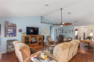 9086 Manchester St, Spring Hill, FL 34606 - Photo 6