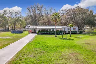 35420 Carval Dr, Zephyrhills, FL 33541 - Photo 2