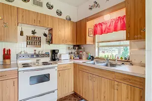 35420 Carval Dr, Zephyrhills, FL 33541 - Photo 26