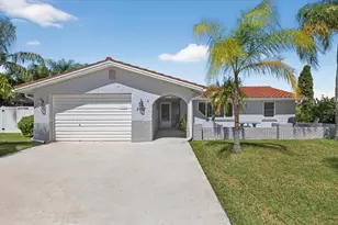 5061 Ensign Loop, New Port Richey, FL 34652 - Photo 10