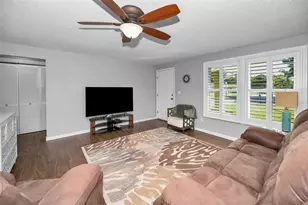 646 Timber Bay Cir W, Oldsmar, FL 34677 - Photo 4