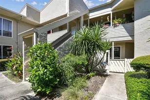 424 Windrush Bay Dr, Tarpon Springs, FL 34689 - Photo 2