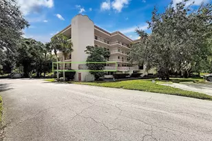 504 S Florida Ave, Tarpon Springs, FL 34689 - Photo 2