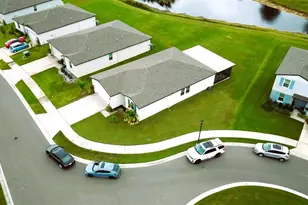 3082 Forrest Plum Ct, Zephyrhills, FL 33540 - Photo 4