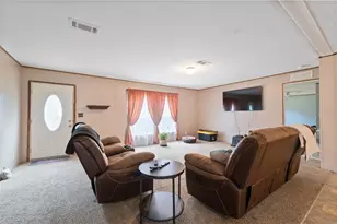 16481 Oakview Dr, Brooksville, FL 34601 - Photo 4