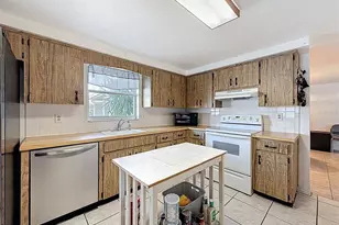 7815 Foxbloom Dr, Port Richey, FL 34668 - Photo 14