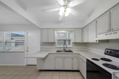8350 Burgundy Drive N, Pinellas Park, FL 33781 - Photo 12