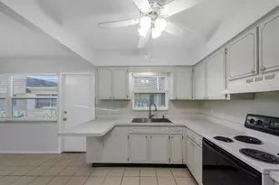 8350 Burgundy Dr N, Pinellas Park, FL 33781 - Photo 12