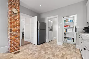 4 W Orange St, Tarpon Springs, FL 34689 - Photo 16