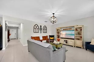 5461 Keaton Springs Dr, Lakeland, FL 33811 - Photo 8