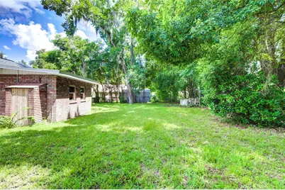 614 Powell Street, Wildwood, FL 34785 - Photo 10