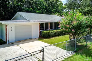 614 Powell St, Wildwood, FL 34785 - Photo 4