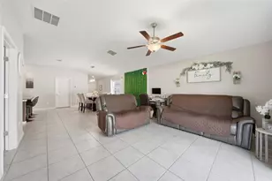 5402 Amaryllis Garden St, Apollo Beach, FL 33572 - Photo 4