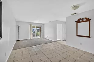 9525 Fieldview Cir, Thonotosassa, FL 33592 - Photo 12