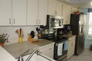 11241 Versailles Ln, Port Richey, FL 34668 - Photo 6