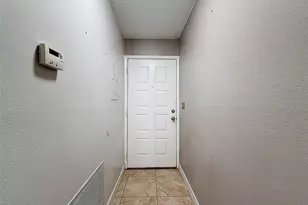 7116 Barclay Ave, Spring Hill, FL 34609 - Photo 4