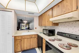 11204 Pembridge Ct, Port Richey, FL 34668 - Photo 10