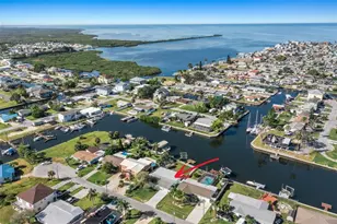 13611 Evelane Dr, Hudson, FL 34667 - Photo 4