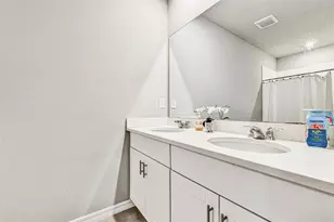 3303 Asher Moon Ln, Zephyrhills, FL 33540 - Photo 34