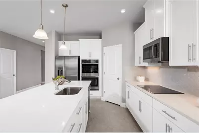 11070 Nellie Crossing Circle, Clermont, FL 34711 - Photo 4