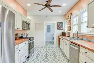 618 19th St W, Bradenton, FL 34205 - Photo 8