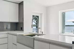 11982 W Bayshore Dr, Crystal River, FL 34429 - Photo 10