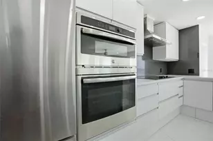 11982 W Bayshore Dr, Crystal River, FL 34429 - Photo 16