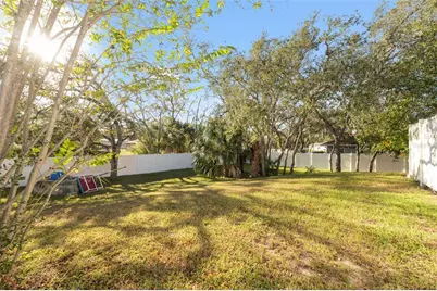 11006 Canary Avenue, Weeki Wachee, FL 34613 - Photo 20