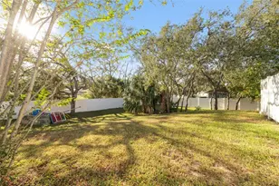 11006 Canary Ave, Weeki Wachee, FL 34613 - Photo 20