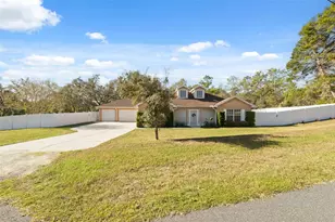 11006 Canary Ave, Weeki Wachee, FL 34613 - Photo 32