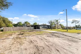 7002 Eisenhower St, Weeki Wachee, FL 34613 - Photo 52