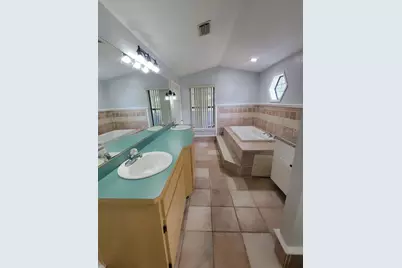 11633 Fox Run, Port Richey, FL 34668 - Photo 18