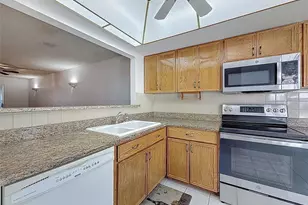 11403 Versailles Ln, Port Richey, FL 34668 - Photo 18