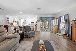 18062 Malibar Rd, Weeki Wachee, FL 34614 - Photo 6