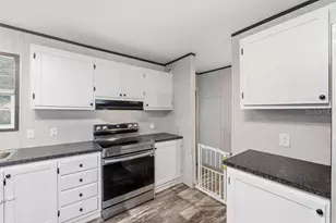 5819 Sunshine Park Dr, New Port Richey, FL 34652 - Photo 16